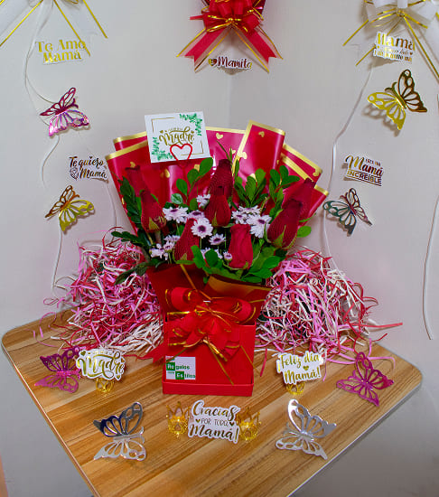 Regalos con estilos Arreglo 8 rosas caja roja